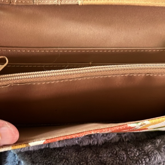 Relic wallet new without tags. Excellent/new condition - Picture 3 of 4